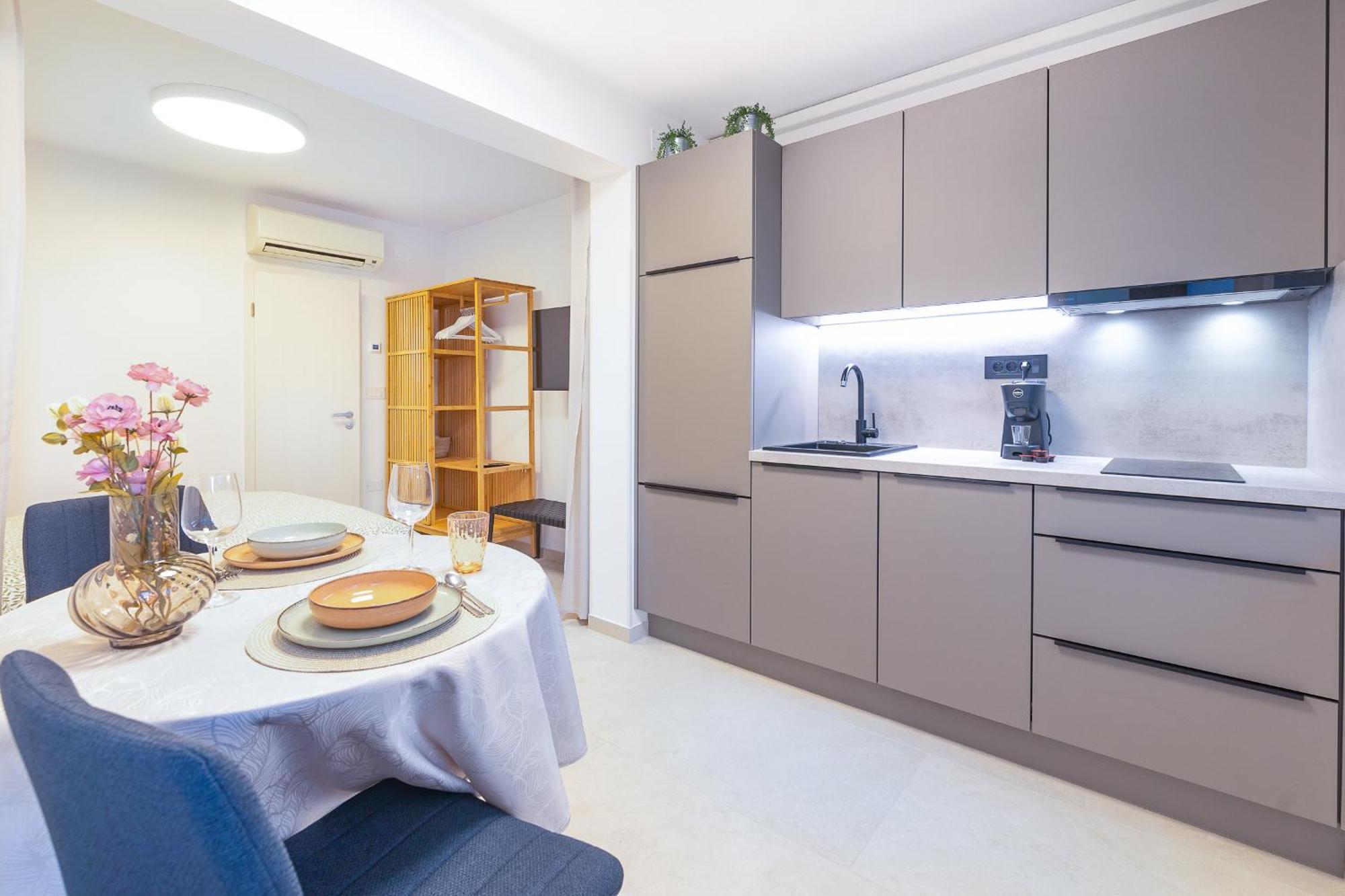 Isolana Apartment Izola Exterior foto